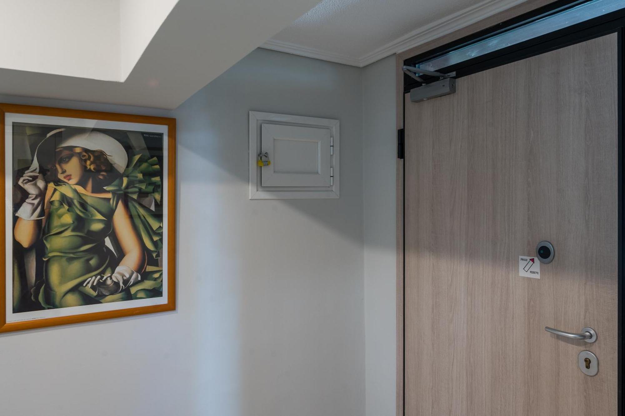 Glyfada'S Cosy Apartments Atenas Exterior foto