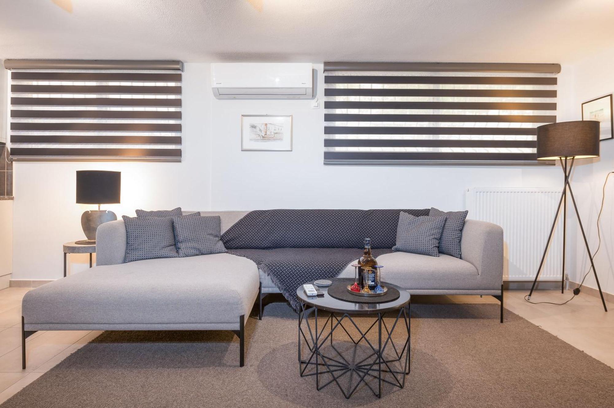 Glyfada'S Cosy Apartments Atenas Exterior foto